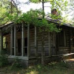 Pozostałości po dawnych instalacjach militarnych na wyspie Naissaar. Zdj. Kazimierz Popławski