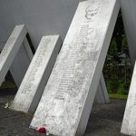 Pomnik dla bohaterów ratujących Żydów. Najbardziej znanym był Jānis Lipke, który uratował życie 56 Żydom. Zdj. Annette Schneider-Solis.