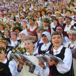 Uroczysty koncert pieśni w czasie Święta Pieśni i Tańca. Zdj. Dziesmu un deju svētki / Aivars Liepiņš.