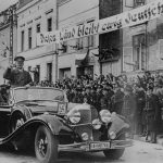 Adolf Hitler w Memlu 24 marca 1939 r. Zdj. Hulton Archive.