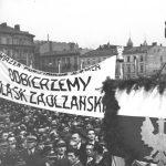 Manifestacje antyczeskie w Warszawie z żądaniem zwrotu Zaolzia, wrzesień 1938 r. Zdj. Narodowe Archiwum Cyfrowe.