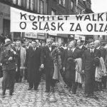 Członkowie Komitetu Walki o Śląsk za Olzą podczas defilady w Czeskim Cieszynie. Zdj. Narodowe Archiwum Cyfrowe.