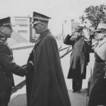Wizyta w Polsce gen. Stasysa Raštikisa naczelnego dowódcy armii litewskiej. Powitanie na Dworcu Wschodnim. Widoczni od lewej: gen. Raštikis, marszałek Edward Rydz-Śmigły, NN, gen. Tadeusz Kasprzycki, poseł Jurgis Šaulys. Zdj. Narodowe Archiwum Cyfrowe.