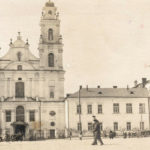 Katedra Jezuicka przy Wysokim Rynku w Mińsku, 1918 r. Zdj. CC0.