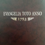 Okładka reprintu Evangelii Toto Anno 1753 z roku 2004, wydanego nakładem Instytutu Języka Łotewskiego