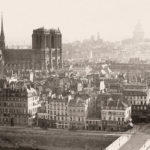 Notre-Dame de Paris górująca nad Ile de la Cité. 1865 r. Zdj. Charles Soulier.