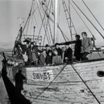 Pierwsza grupowa ucieczka – rodzina 10 osób na kutrze SWI-31. Grudzień 1968 r. Zdj. Algot Lindau Rasmussen, Fotoarchiwum Bornholms Museum.
