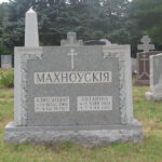 Grób Aleksandra Machnowskiego i jego żony Antoniny (nauczycielki szkoły białoruskiej) na cmentarzu białoruskim w miejscowości New Brunswick w stanie New Jersey (USA). Widok współczesny. Zdj. Jerzy Grzybowski.