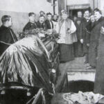 Złożenie zwłok prezydenta Gabriela Narutowicza do grobu w katedrze św. Jana – 22 grudnia 1922.