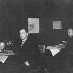 Redakcja „Gazety Gdańskiej i Gazety Morskiej”. Redaktorzy Władysław Cieszyński i Wilhelm Grimsmann. 1929 r. Zdj. Narodowe Archiwum Cyfrowe.