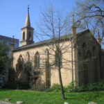 Neogotycka kaplica zaprojektowana przez Buttela, Neubrandenburg. Zdj. LasseG / Wikimedia Commons / CC0.