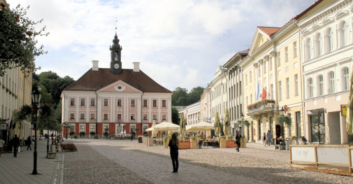 Ratusz w Tartu. Zdj. Kazimierz Popławski.