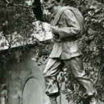 Pomnik Książkonosza autorstwa Petrasa Zikarasa, 1959. Zdj. Kultūros paveldo centro paveldosaugos biblioteka / CC BY-SA.